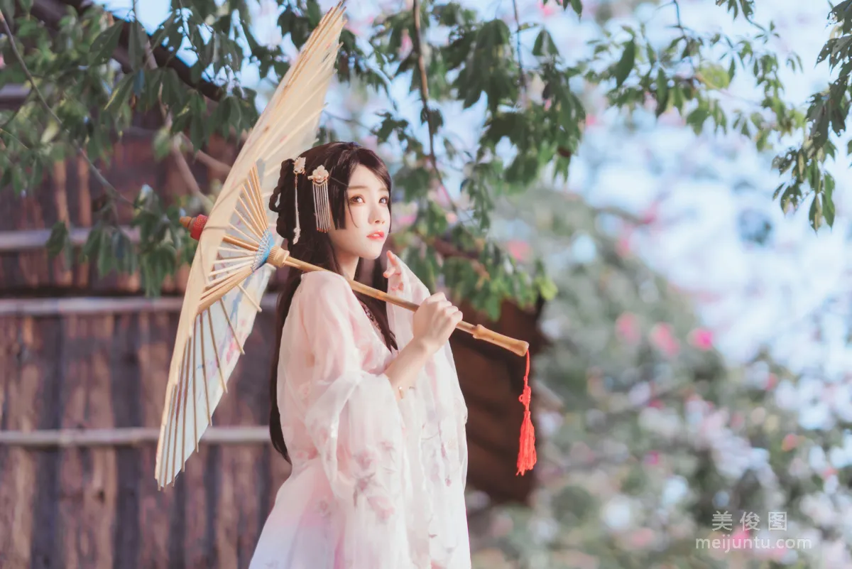 Ying Taomiao: Web Idols photo 10