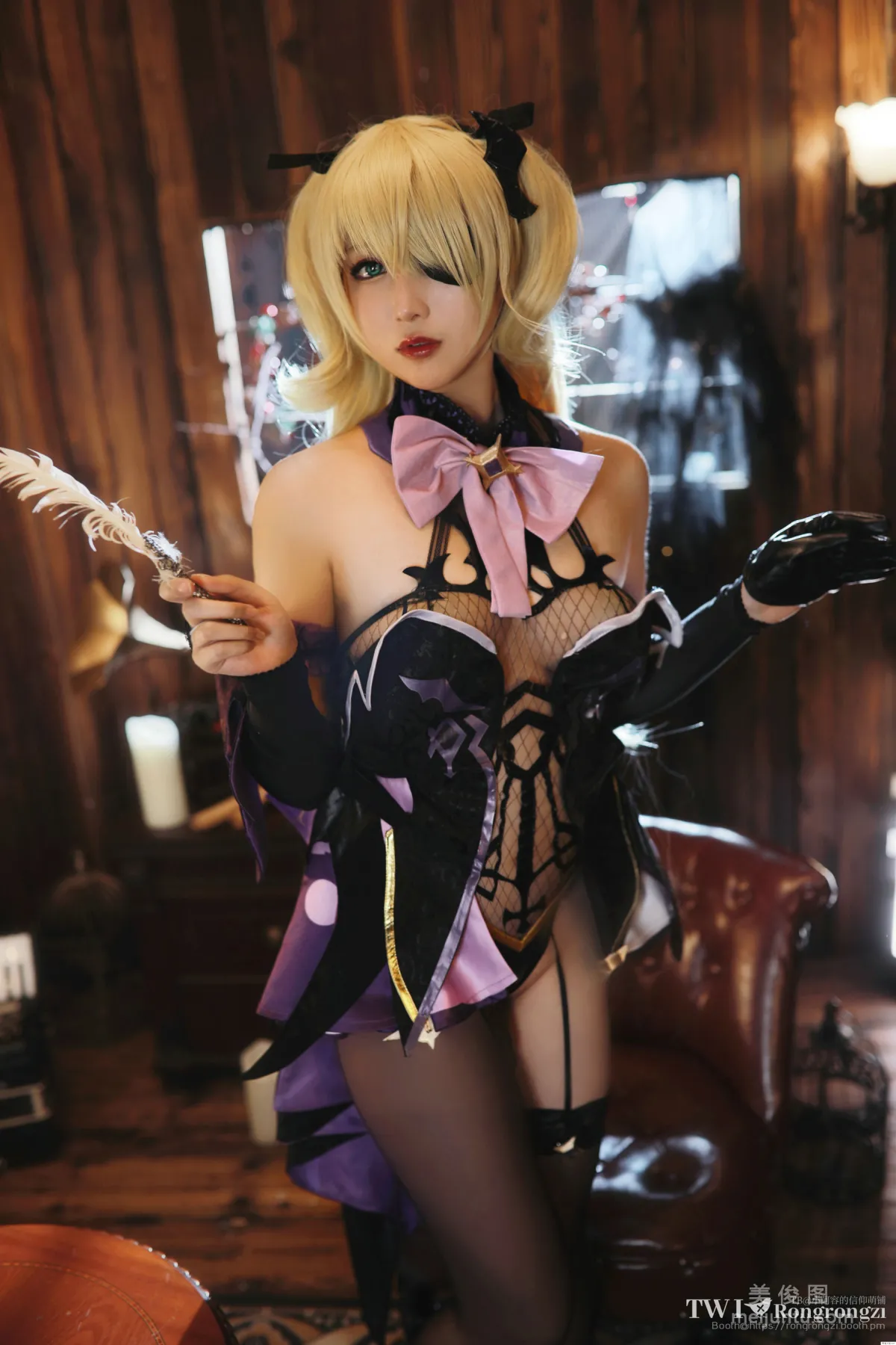 [Cosplay] Xiaorong Zaigu Gugu - Fischl Photo Set photo 1