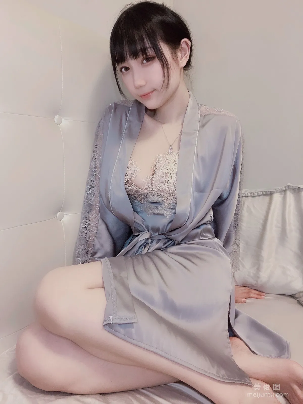 [COS] Zhouji Shike Aitu Tu - Tonight or Never Nightgown Photo Set photo 2