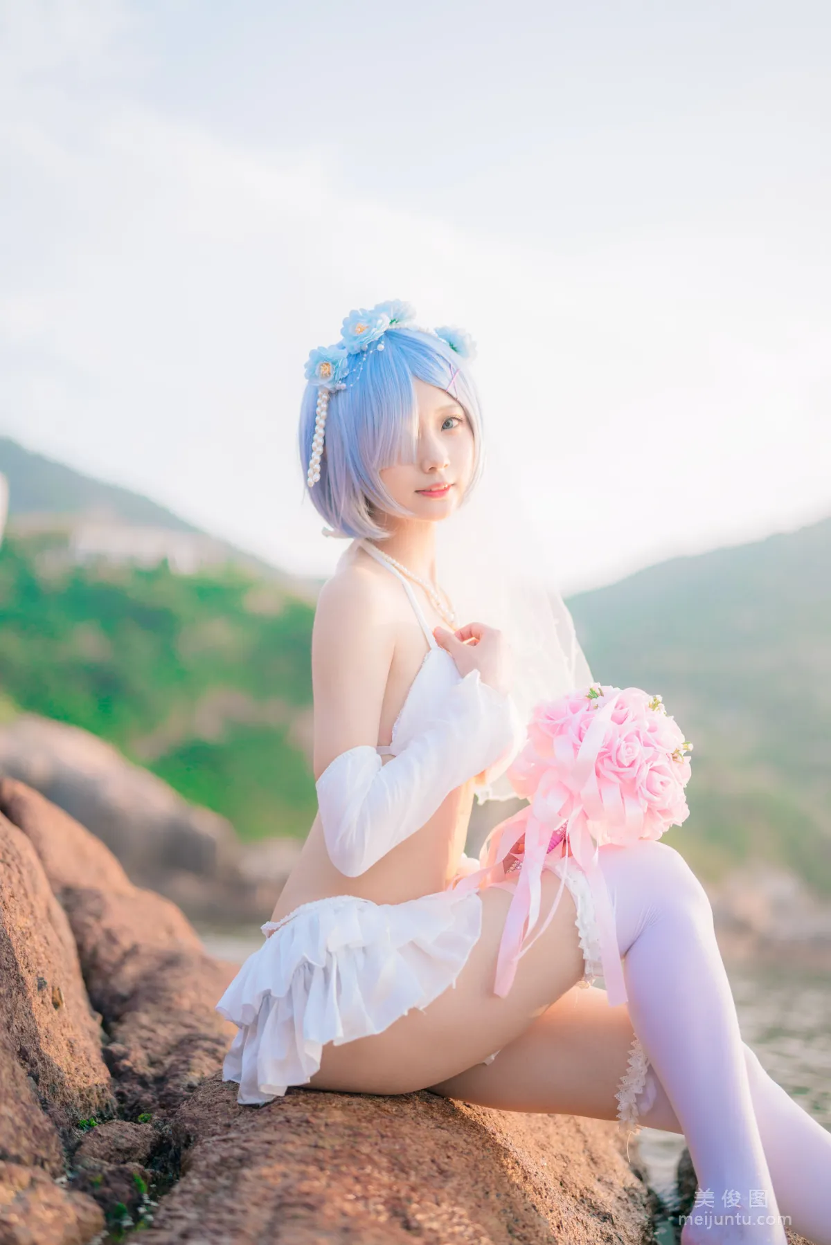 [COS Welfare] Cheng Zimiao - Rem Seaside Wedding Dress Bride photo 6