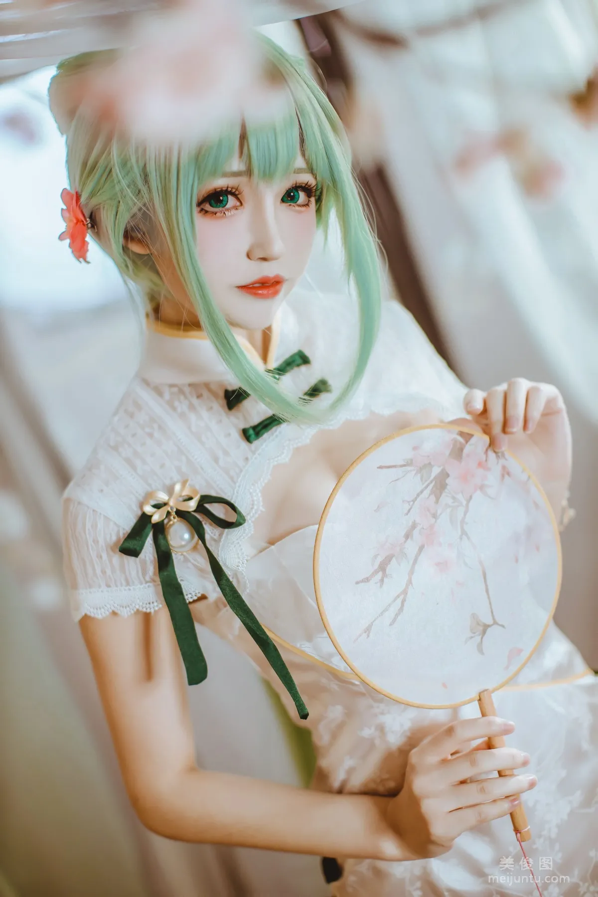 Coser Yiyi: Web Idols photo 2