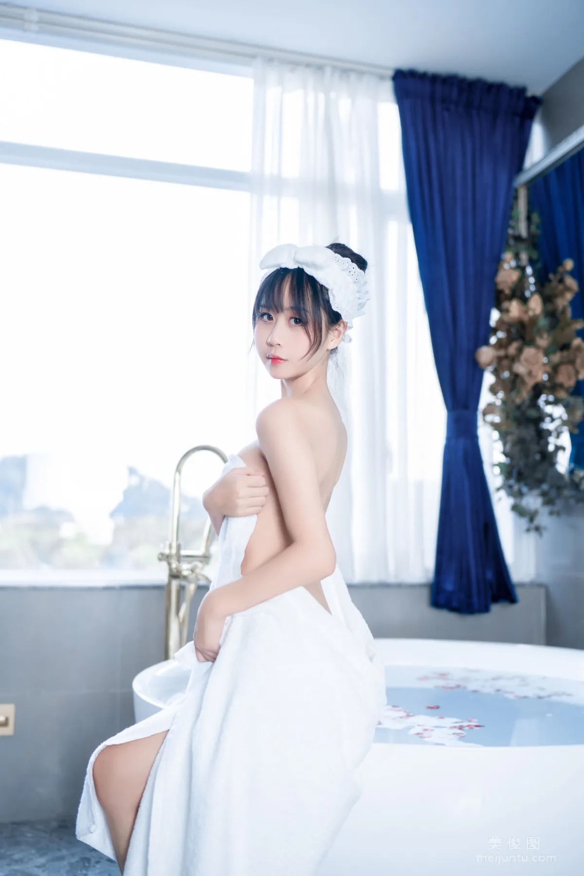 [Cosplay Collection] Sunny Beauty Mengyaer o0 - Bath Towel photo 1