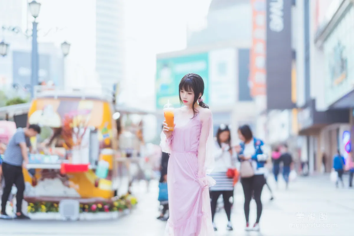Ying Taomiao: Web Idols photo 2