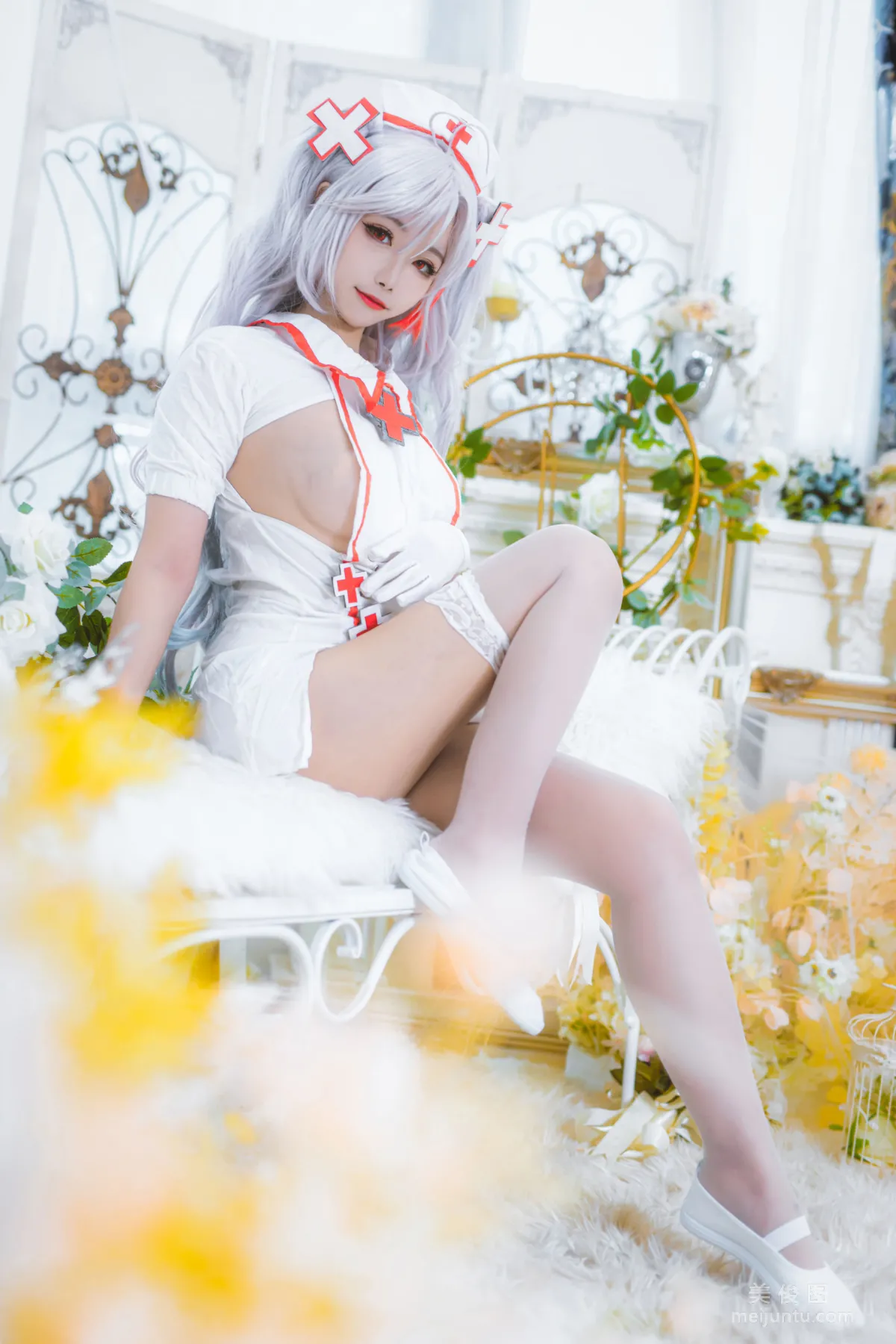 Momoko Kuikui - Eugen Nurse Photo Set photo 2