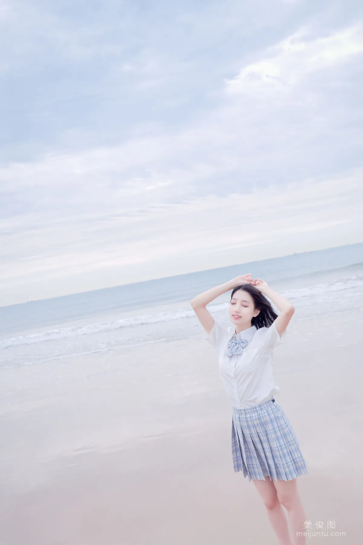 [COS福利] 周叽是可愛兔兔 - 海邊jk 18