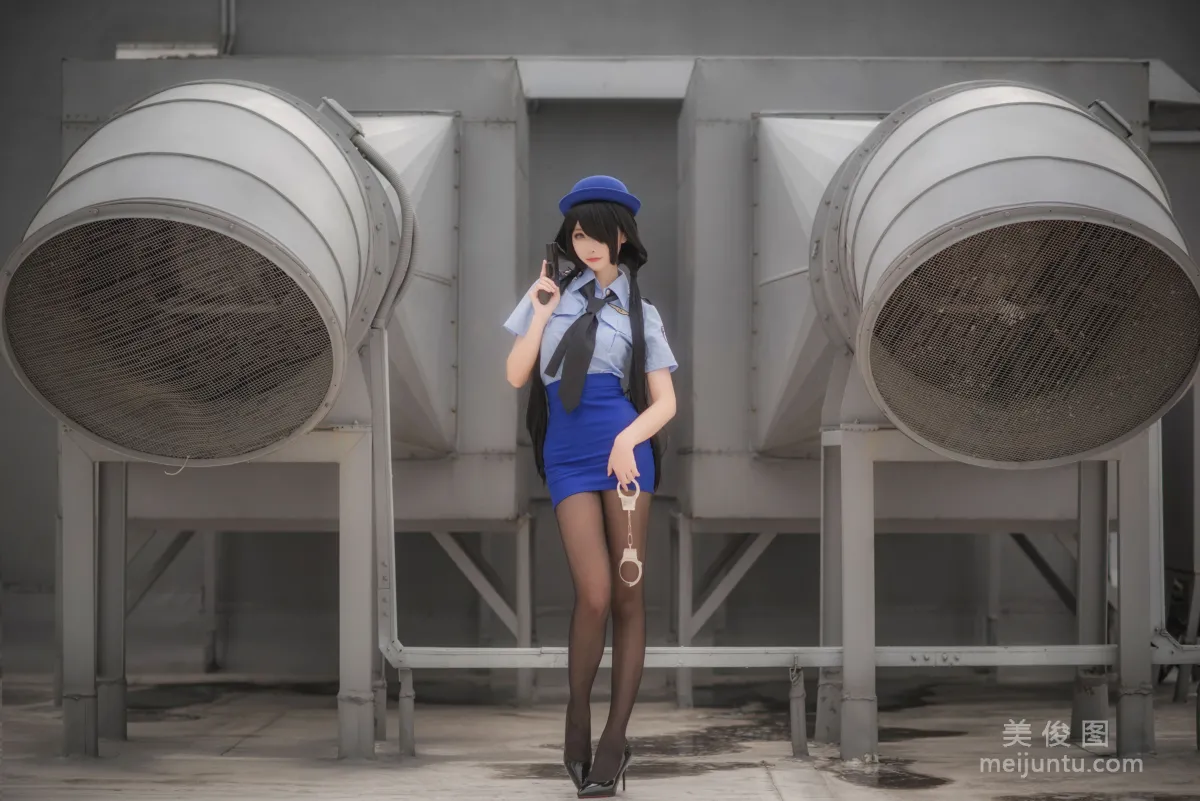 [Cos Welfare] Weibo Girl Momoko Kuikui - Kurumi Policewoman Photo Set photo 4