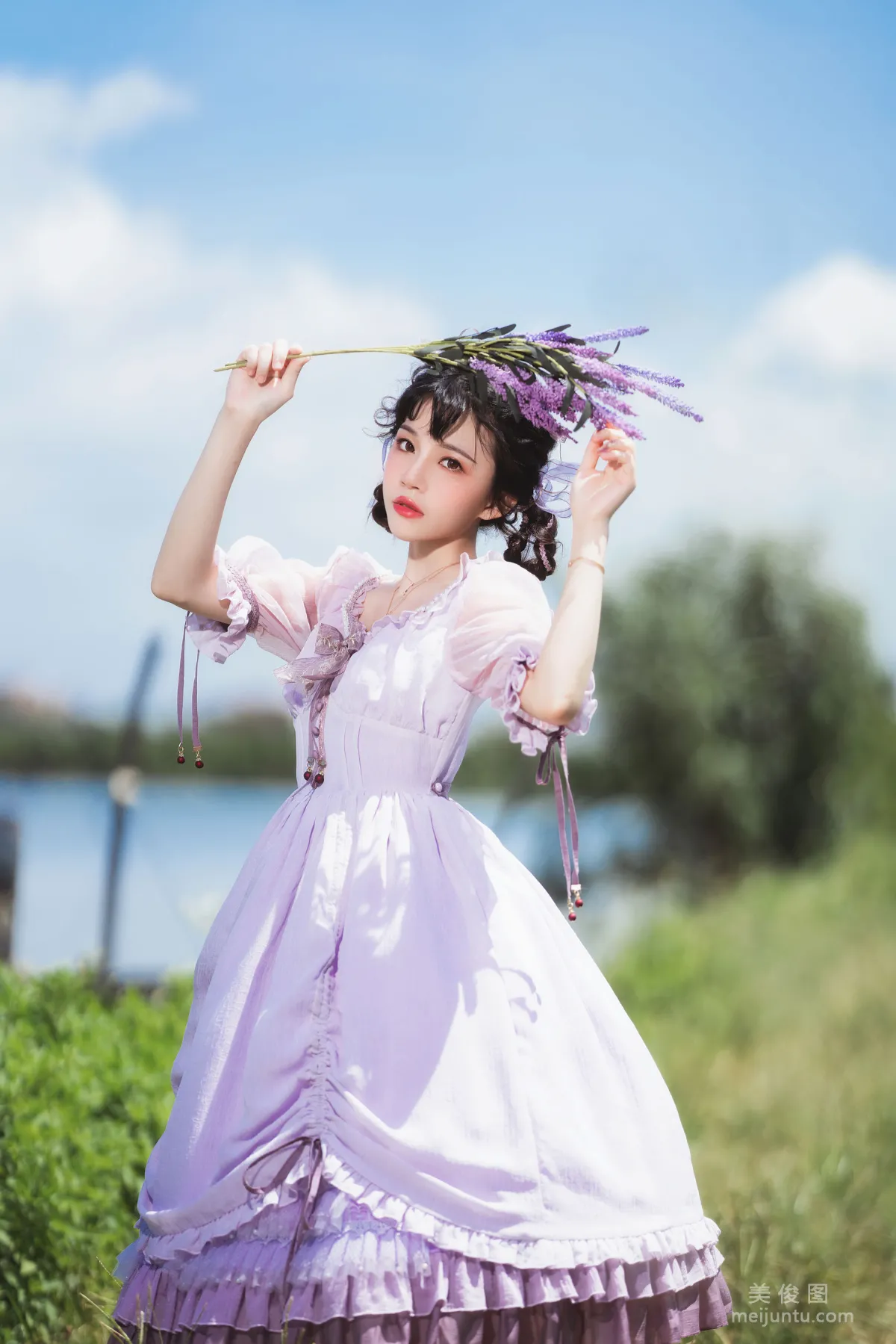 Ying Taomiao: Web Idols photo 1