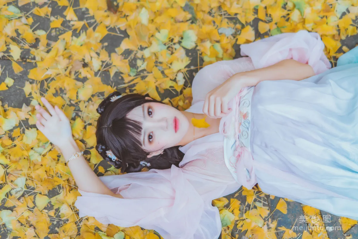 Ying Taomiao: Web Idols photo 7