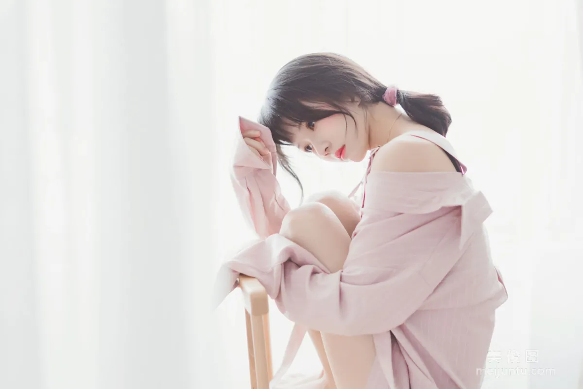 Ying Taomiao: Web Idols photo 8