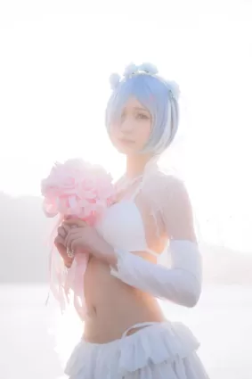 [COS福利] 橙子喵 - 蕾姆海邊婚紗花嫁