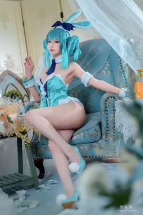 [COS福利] 阿包也是兔娘 - 白兔miku