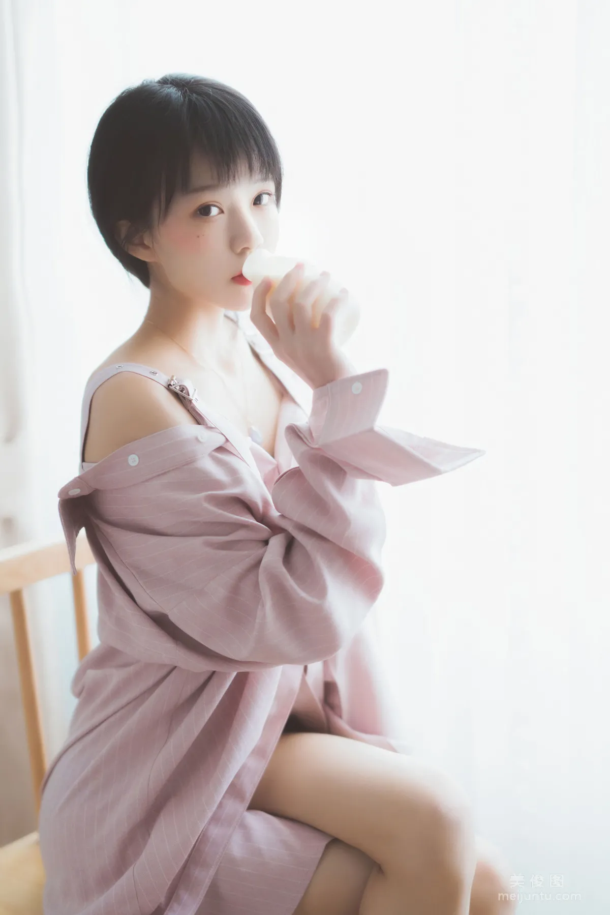 Ying Taomiao: Web Idols photo 3