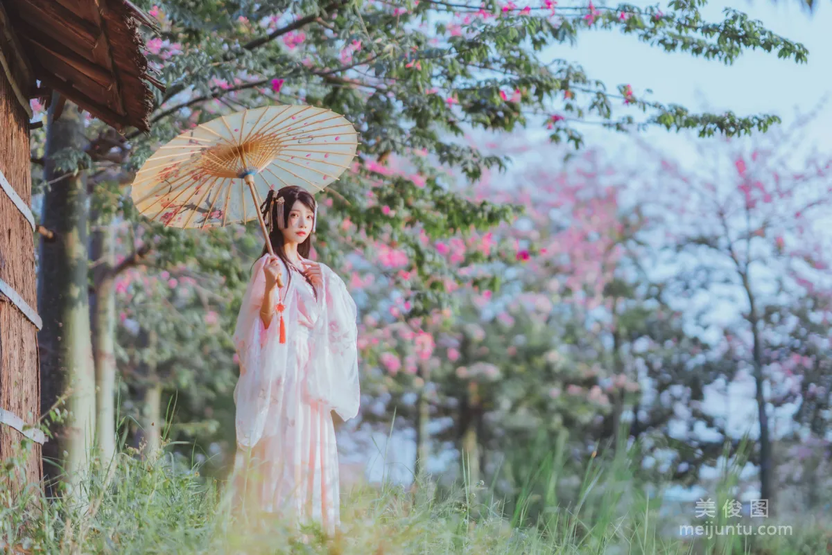 Ying Taomiao: Web Idols photo 12
