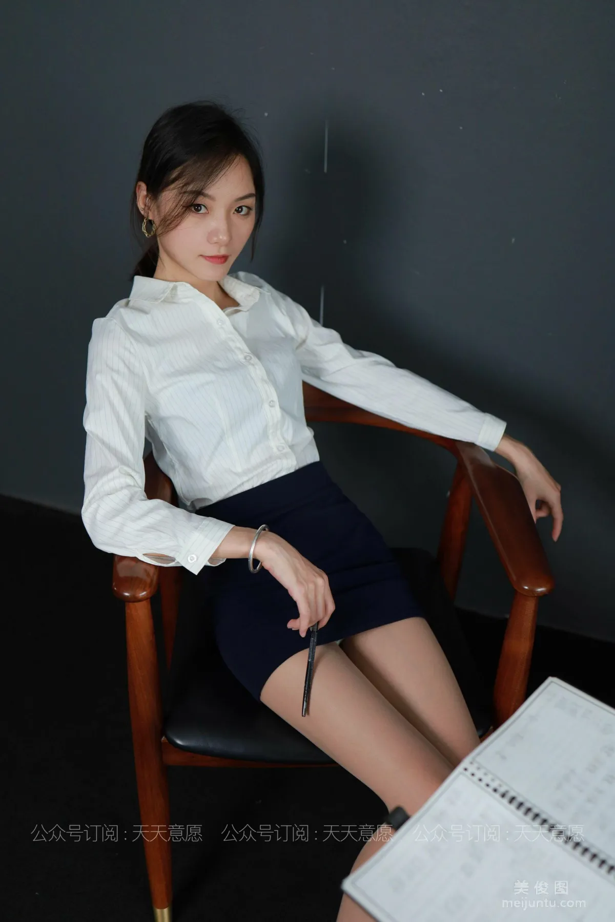 [IESS] 絲享家813： 小六《火辣女秘書》 6