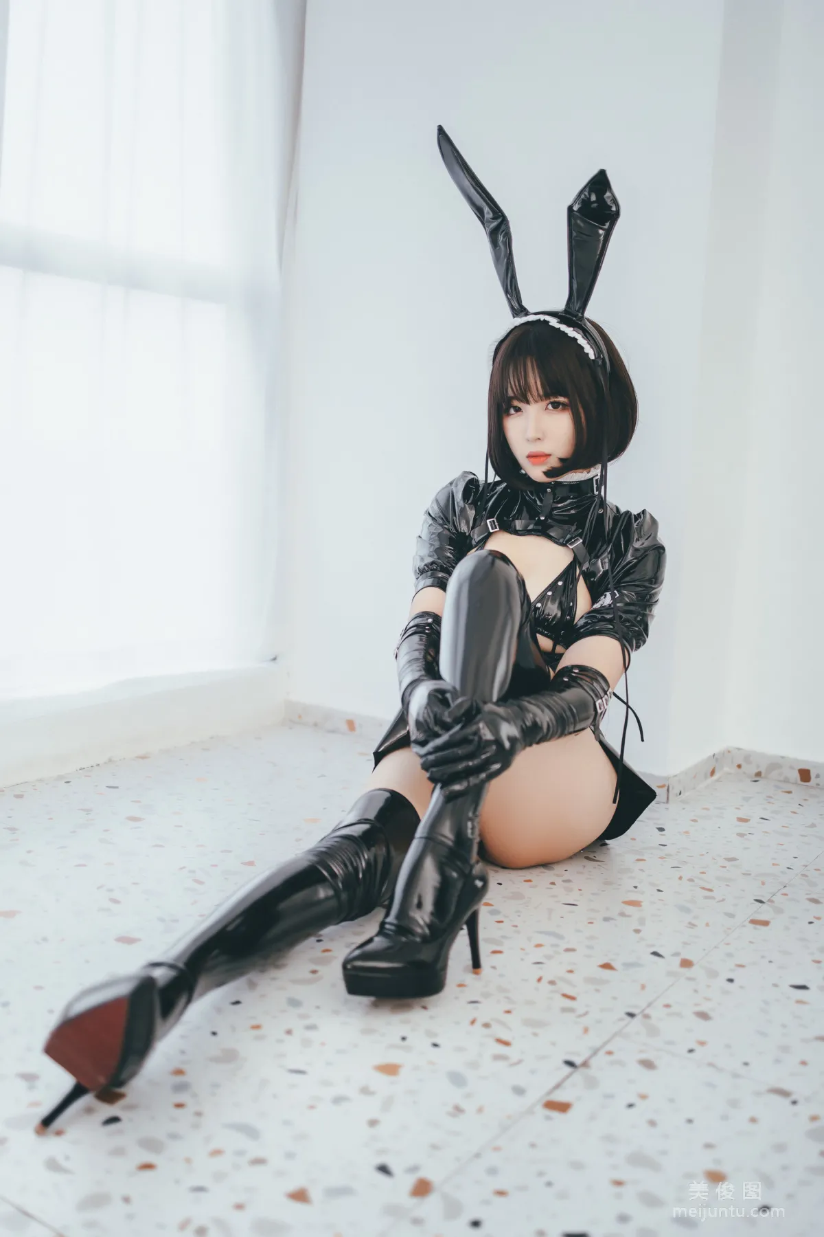 [COS Fan Service] Xuanxiao Xuejie - Bunny Girl Maid Photo Set photo 24
