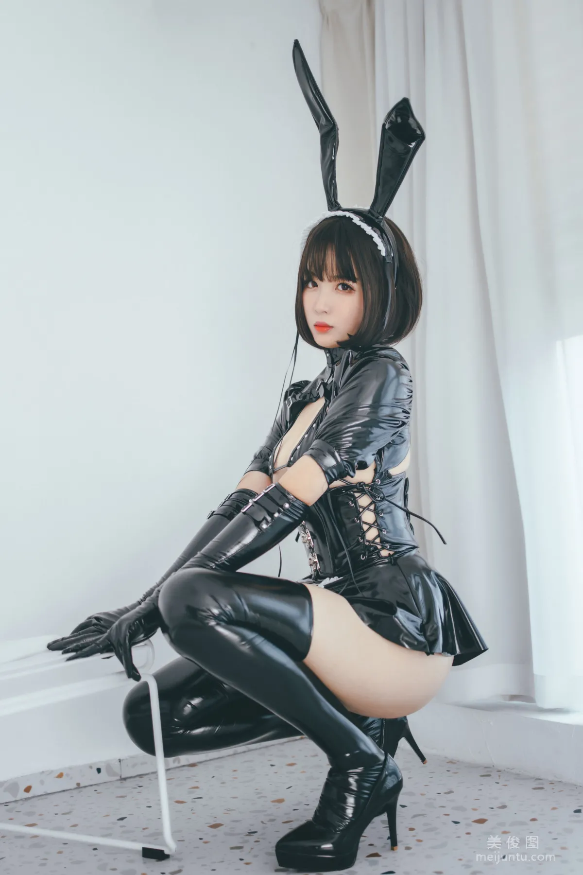 [COS Fan Service] Xuanxiao Xuejie - Bunny Girl Maid Photo Set photo 1