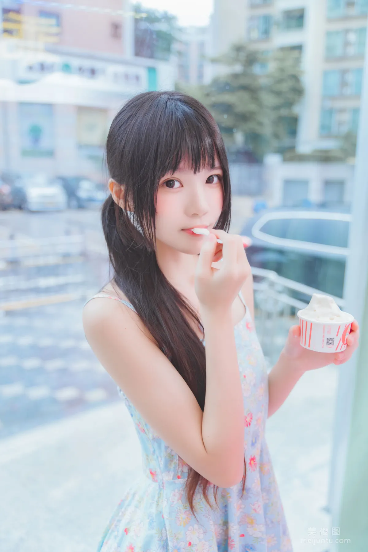 Ying Taomiao: Web Idols photo 4
