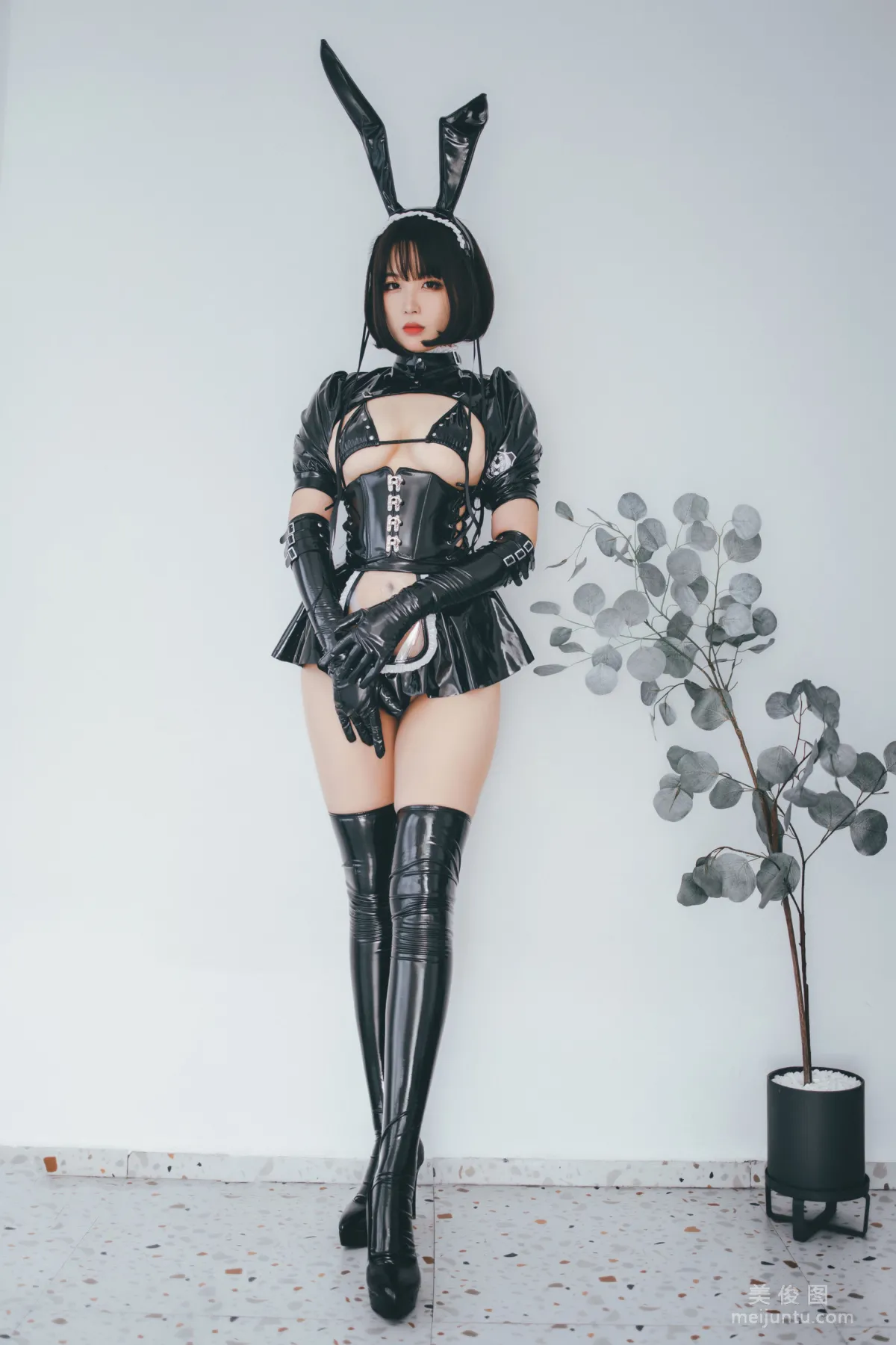 [COS Fan Service] Xuanxiao Xuejie - Bunny Girl Maid Photo Set photo 32