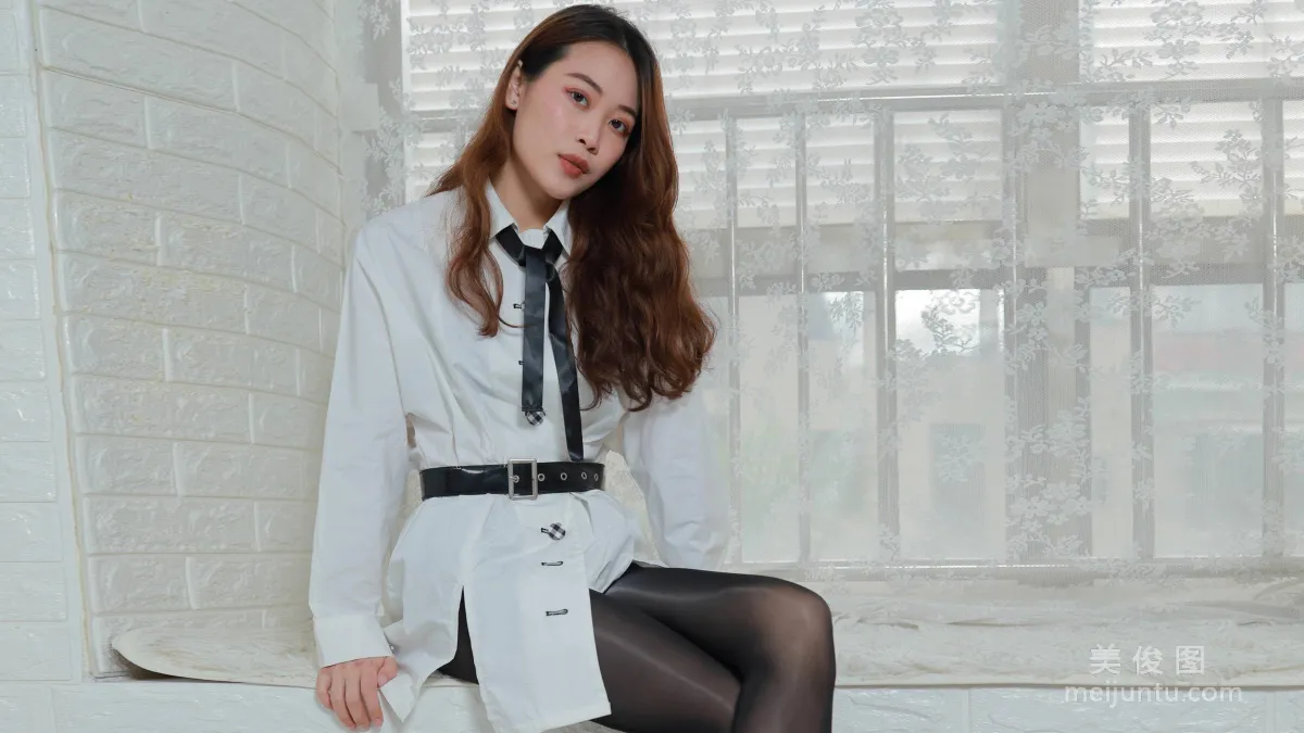 [IESS] 丝享家789： 肉肉《会发光的黑》1