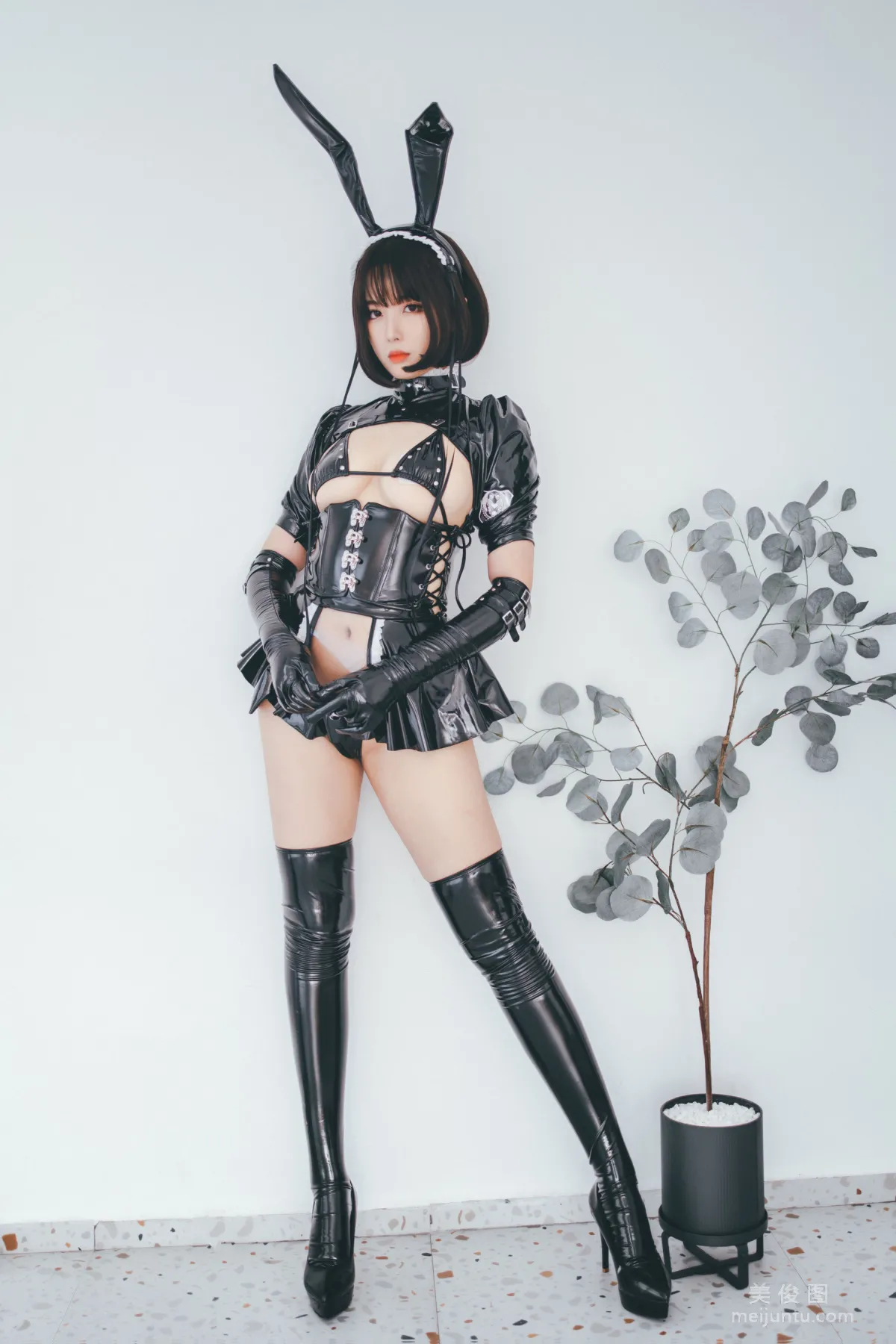 [COS Fan Service] Xuanxiao Xuejie - Bunny Girl Maid Photo Set photo 34