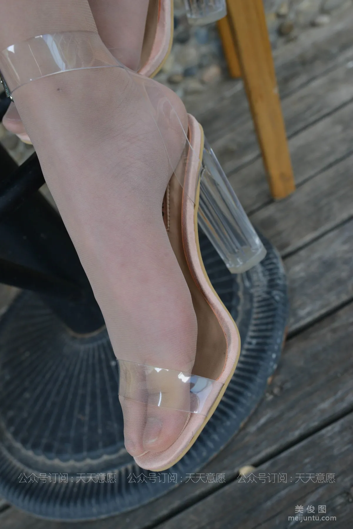 [IESS] Silk Enjoyer 784: Xiao Xiao, Long-Legged Hot Girl photo 2