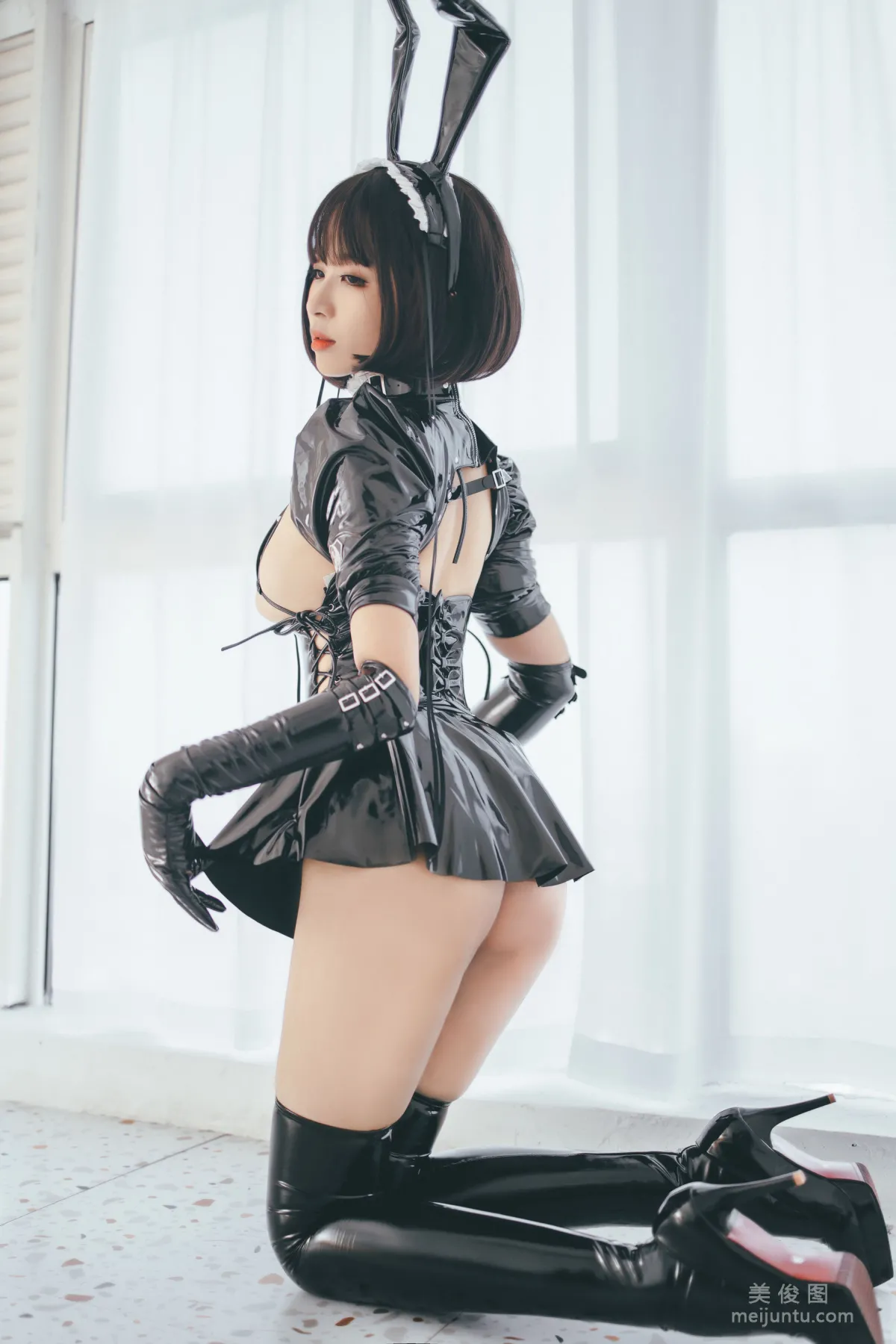 [COS Fan Service] Xuanxiao Xuejie - Bunny Girl Maid Photo Set photo 8