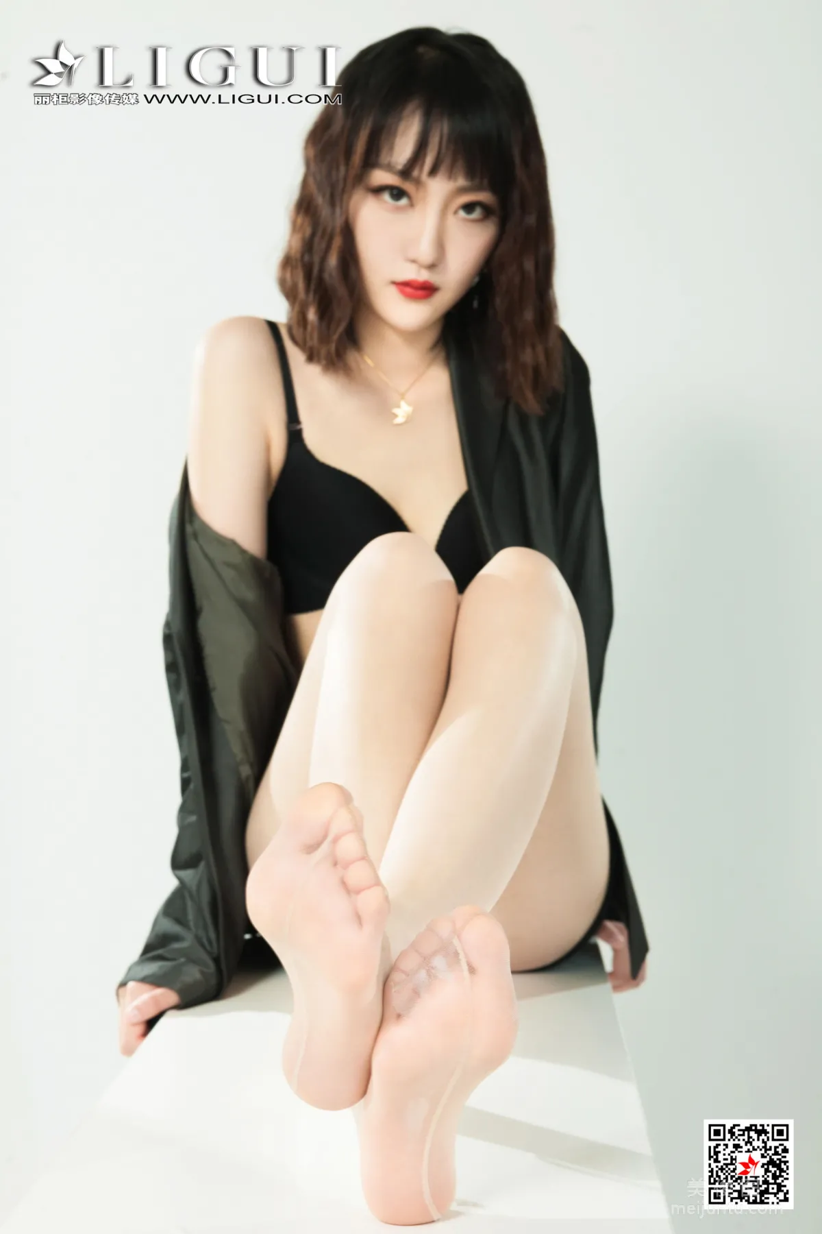 [Ligui] Web Beauty Model Zhi Zhi You in the Workplace photo 34
