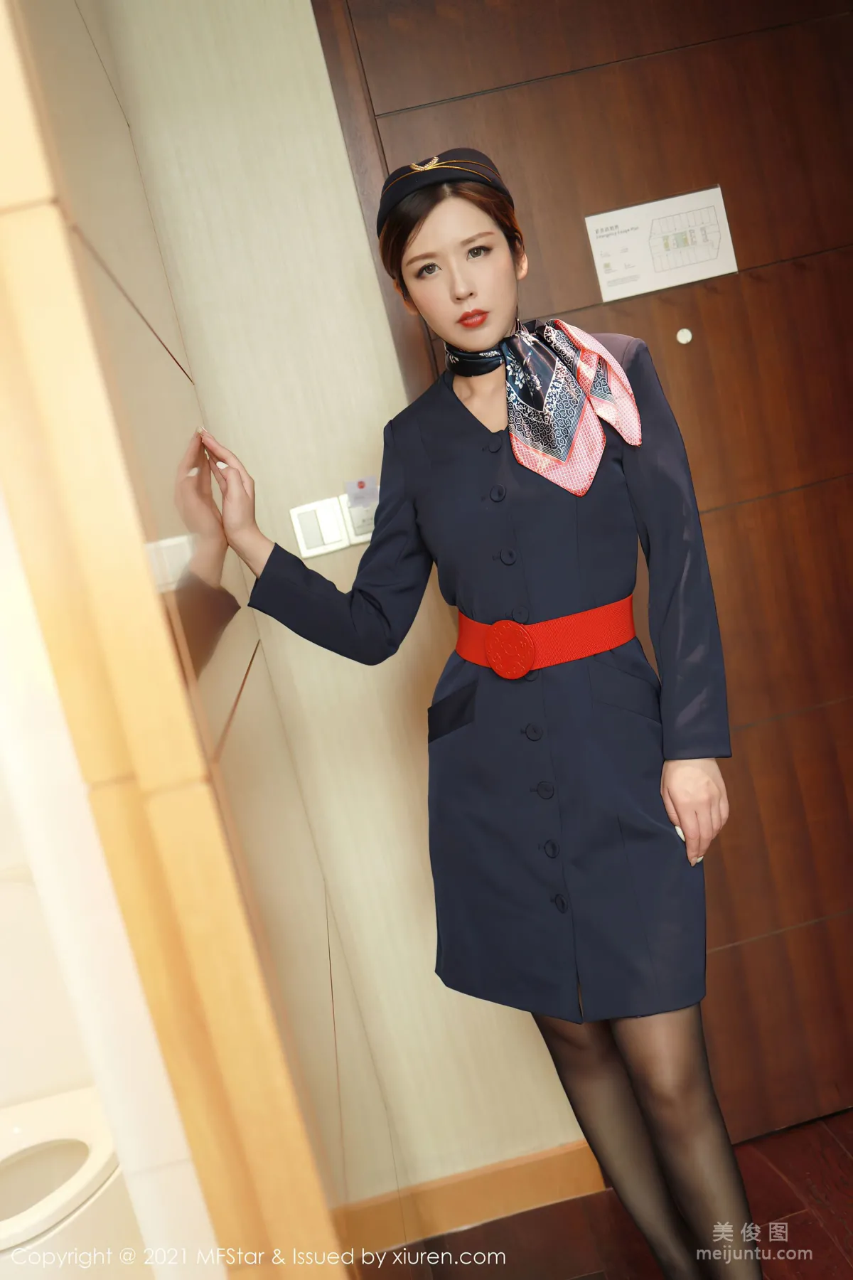 [模範學院MFStar] VOL.437 lsabelle貴貴 - 黑色空乘職業制服 1