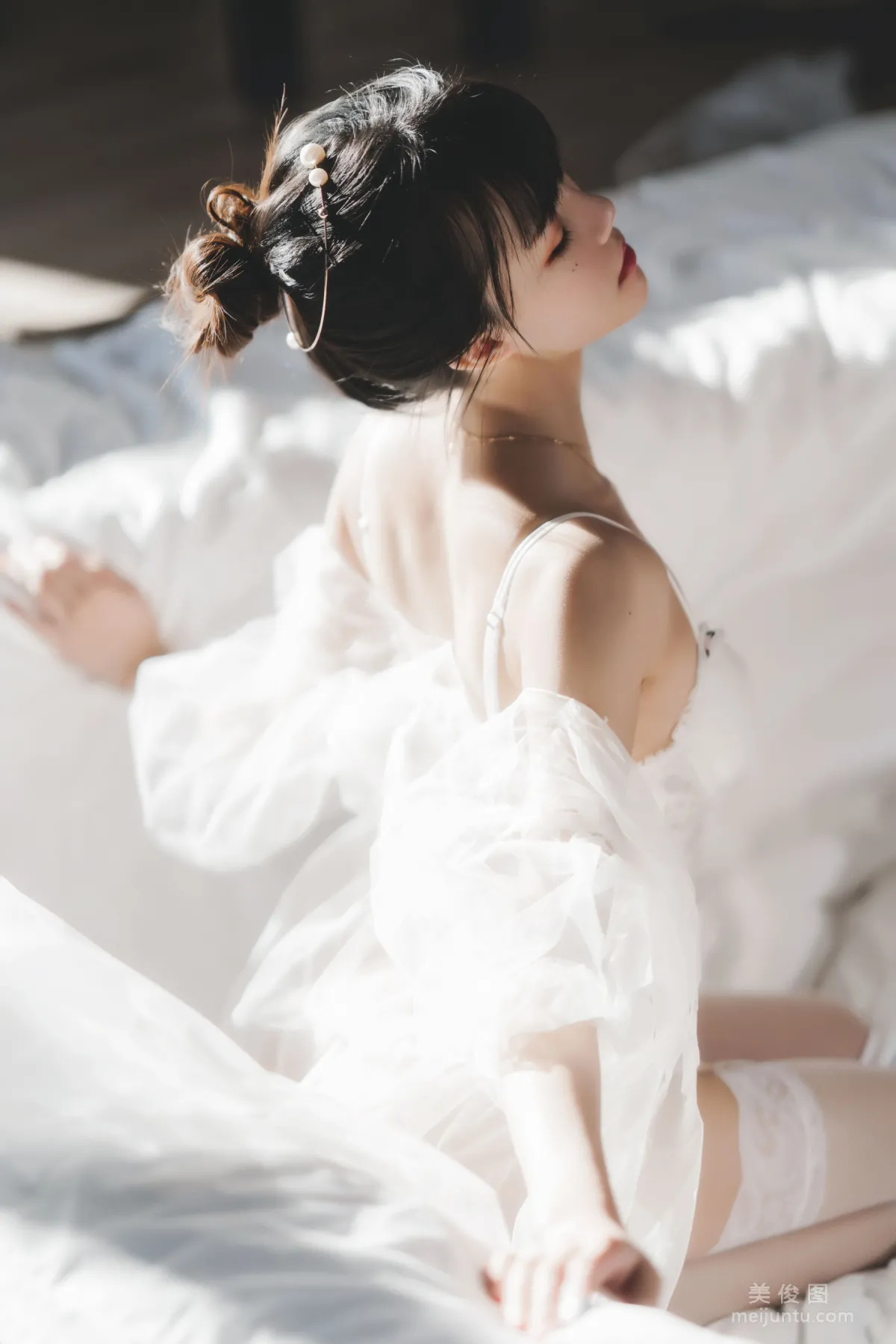 Ying Taomiao: Web Idols photo 9