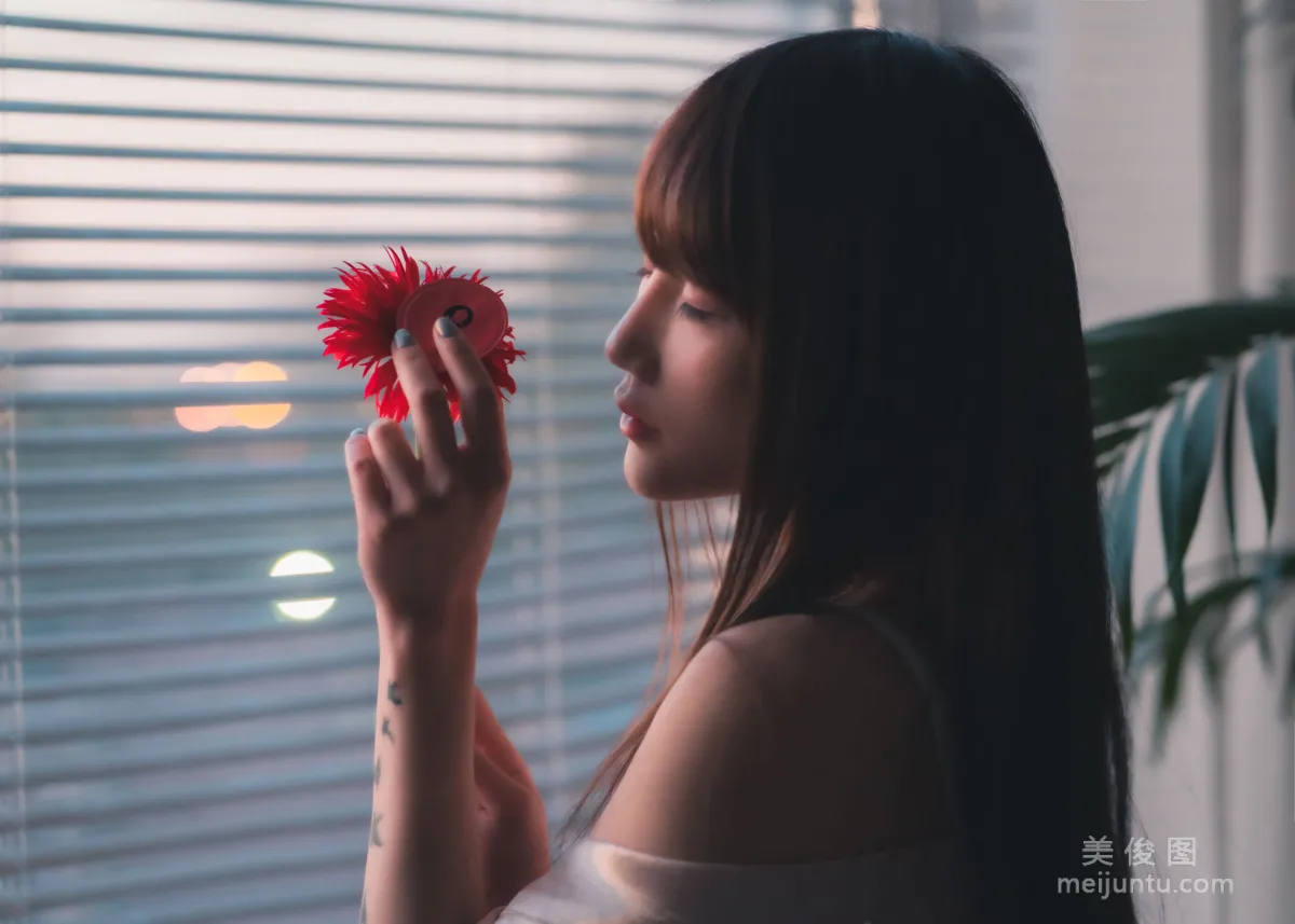 [COS福利] 星野咪兔 - 花吃了那女孩 9