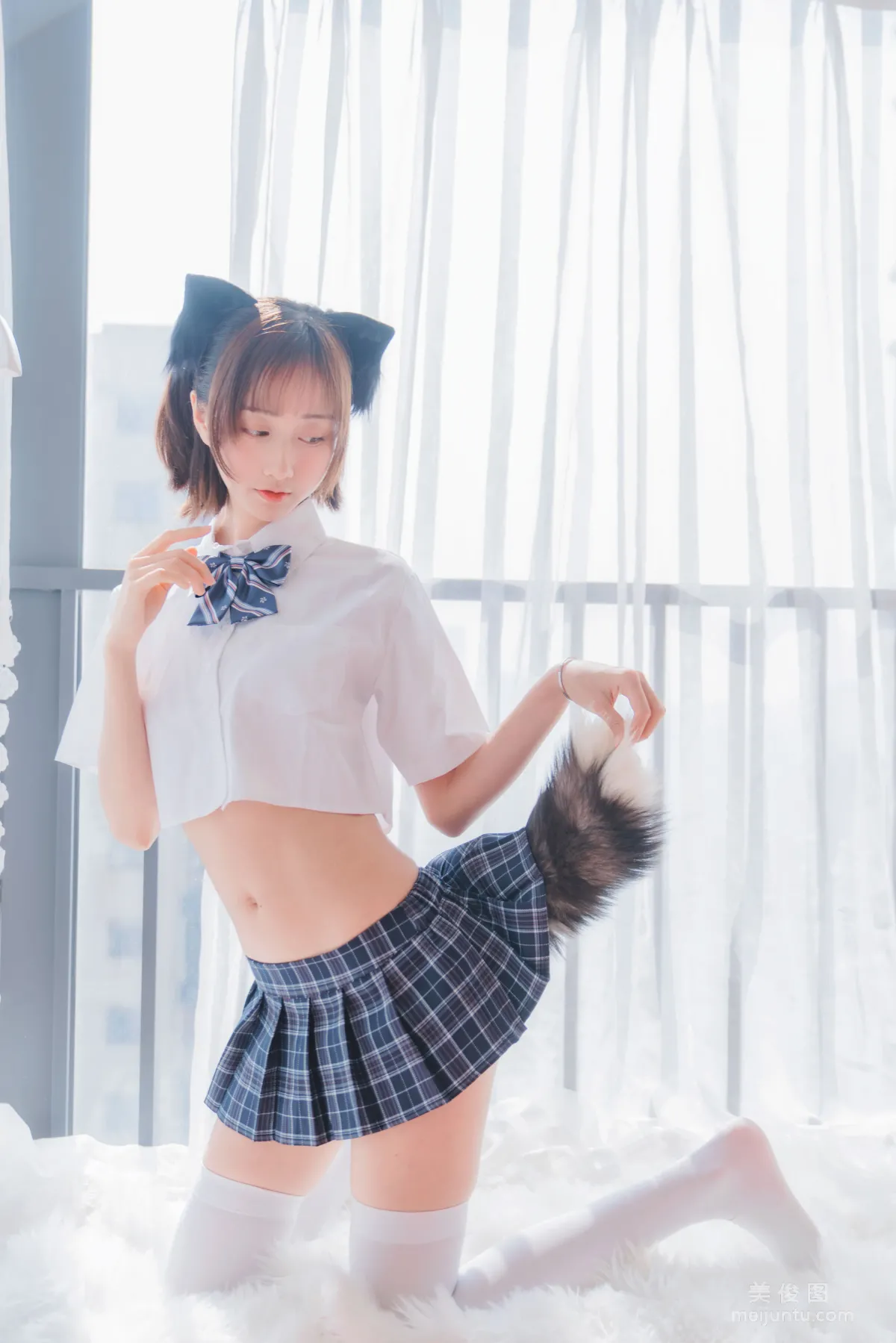 Mu Mianmian: Web Idols photo 4