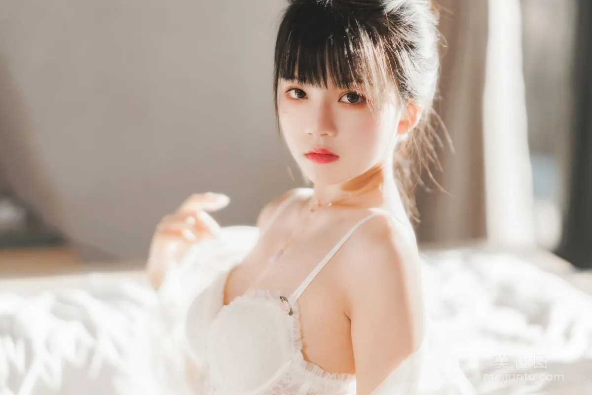 Ying Taomiao: Web Idols photo 18