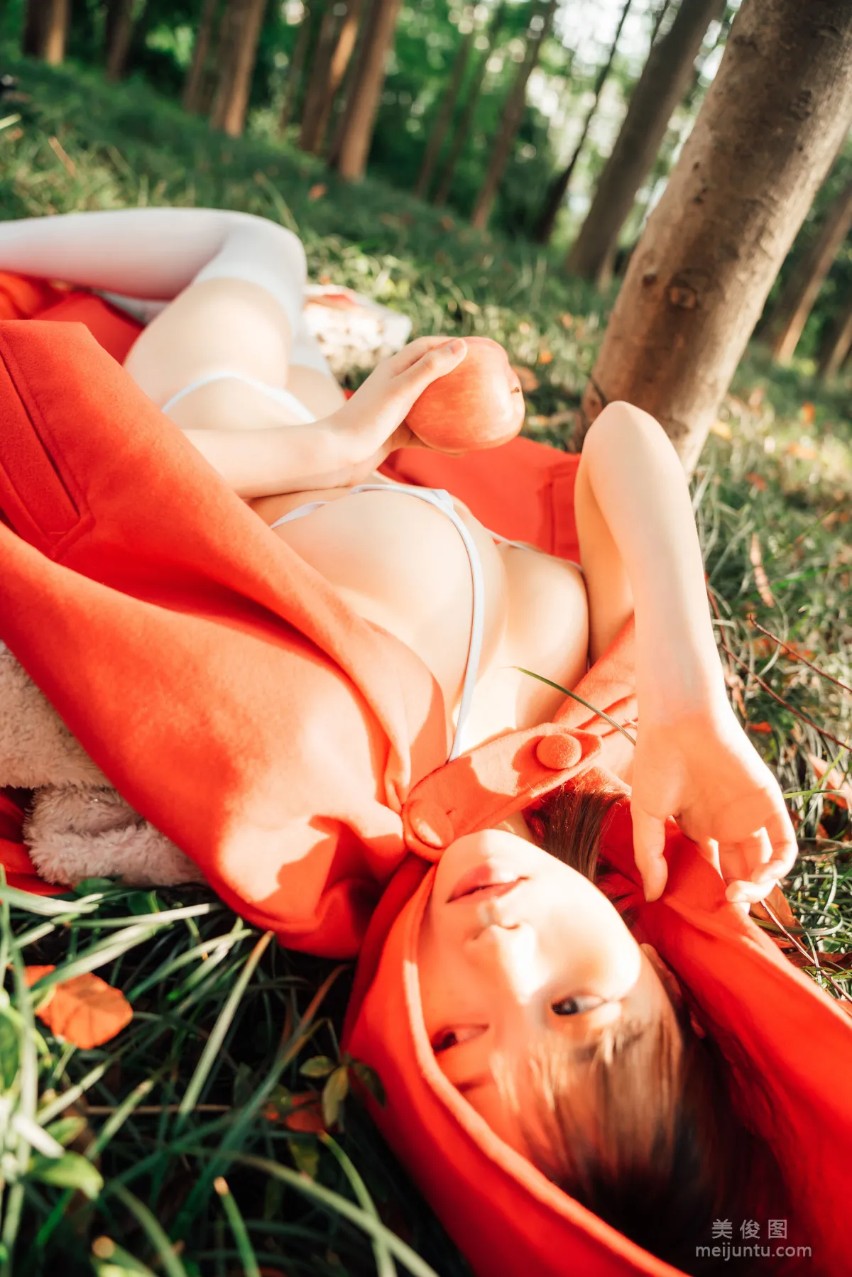 [COS Bonus] Nai Xijiang nice - Little Red Riding Hood Photo Set photo 11
