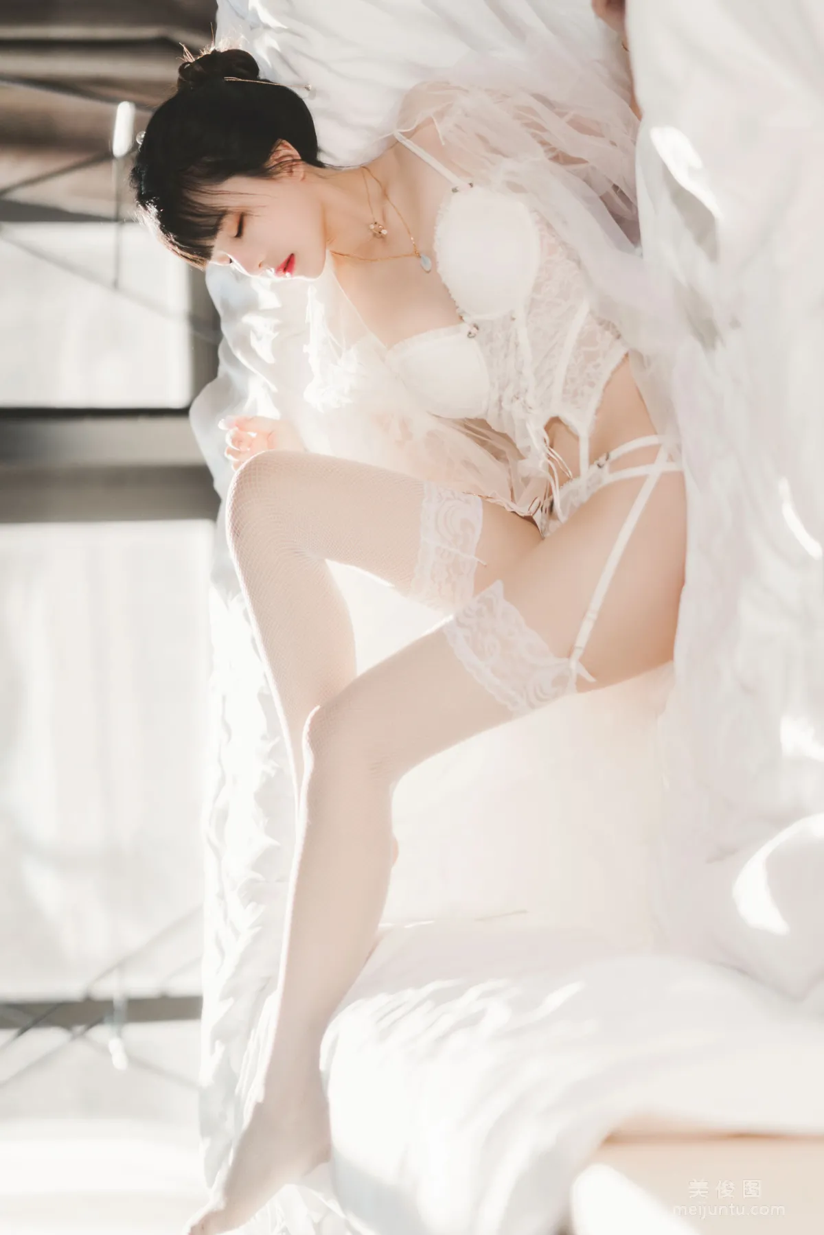 Ying Taomiao: Web Idols photo 10