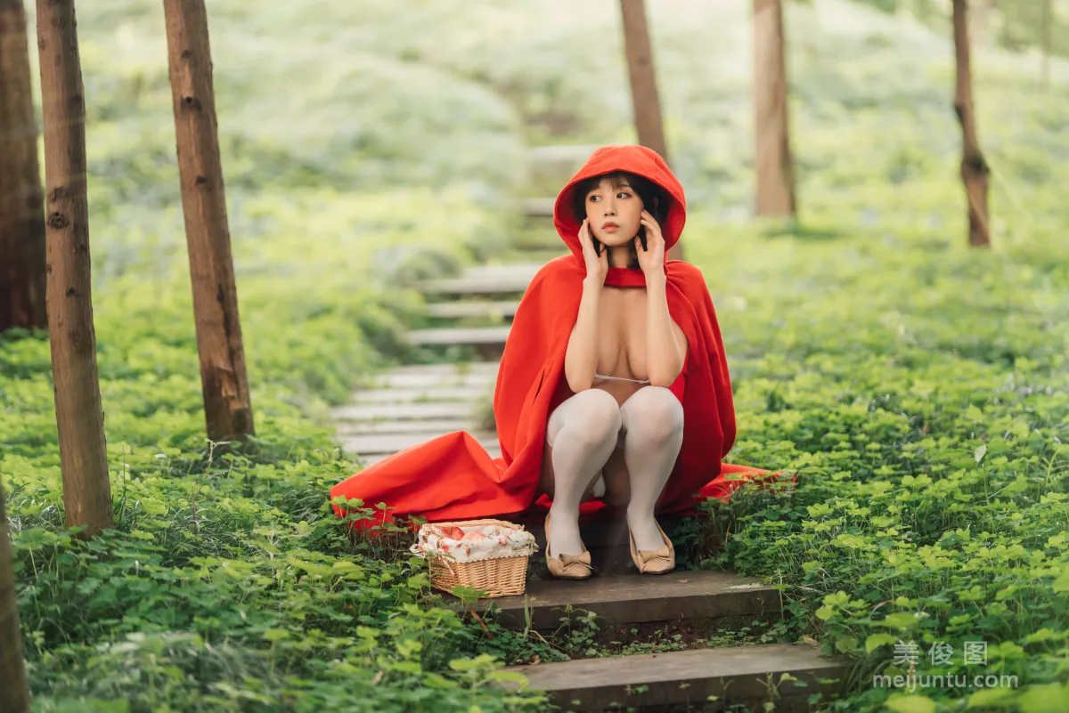 [COS Bonus] Nai Xijiang nice - Little Red Riding Hood Photo Set photo 18
