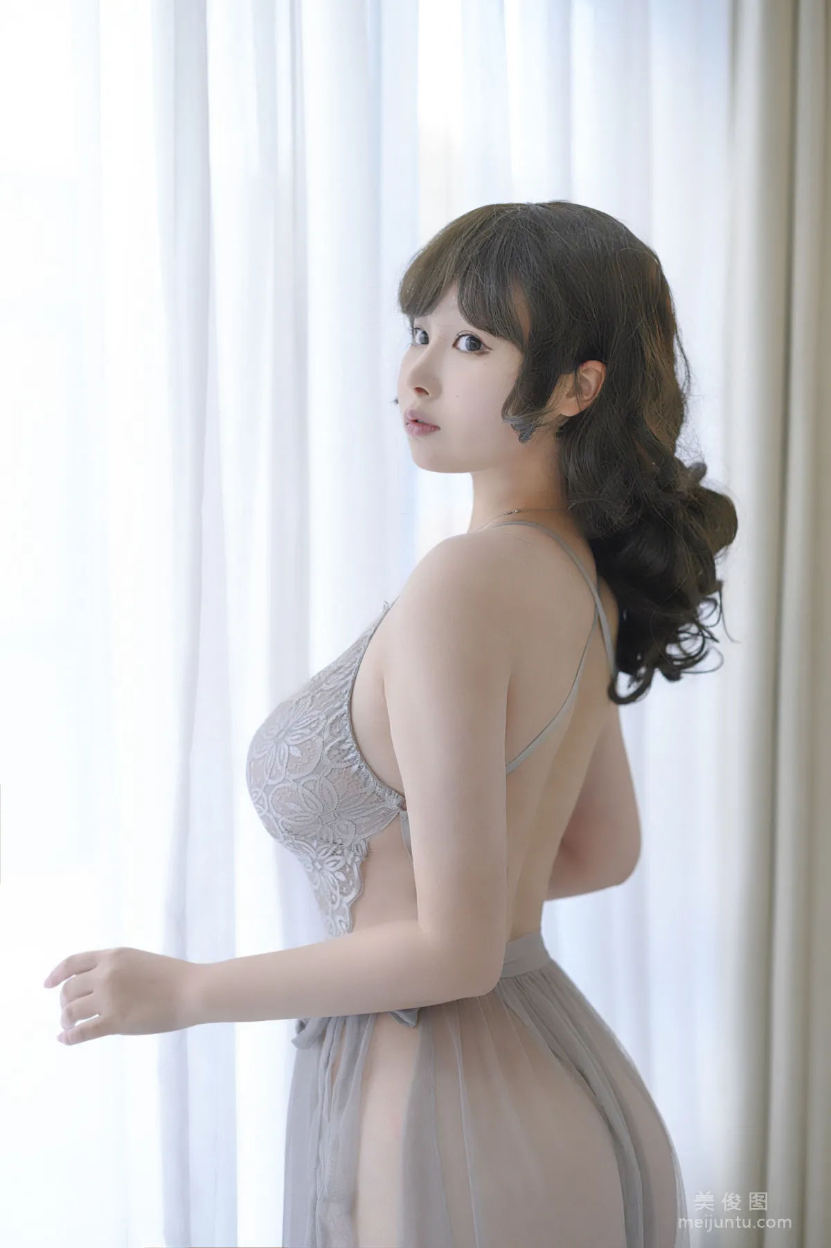 [COS福利] PAKI酱 - 浮沉 写真套图1