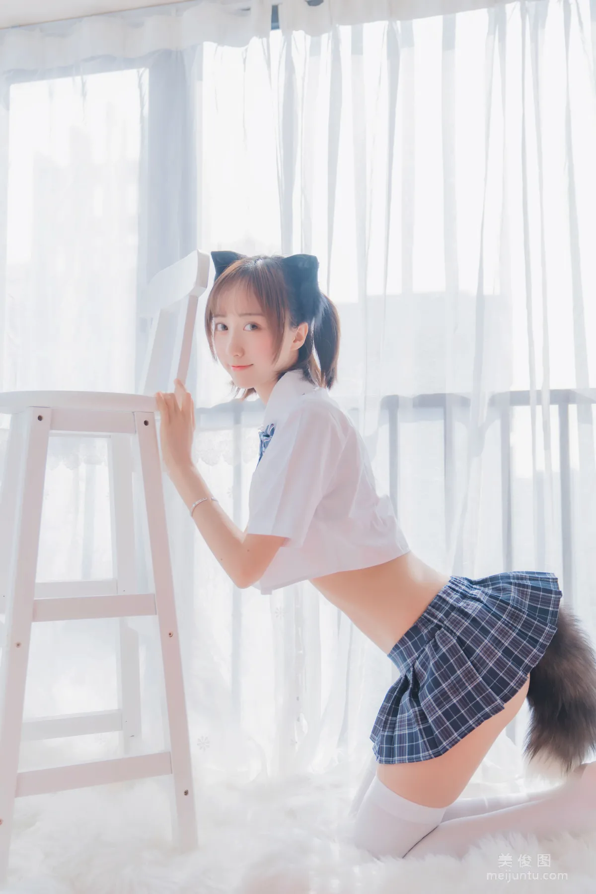 Mu Mianmian: Web Idols photo 1