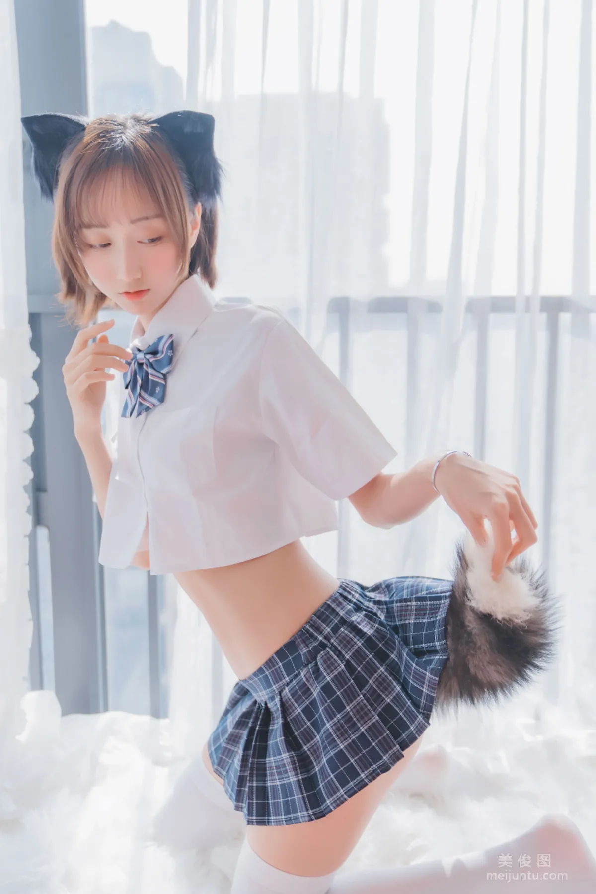 Mu Mianmian: Web Idols photo 3