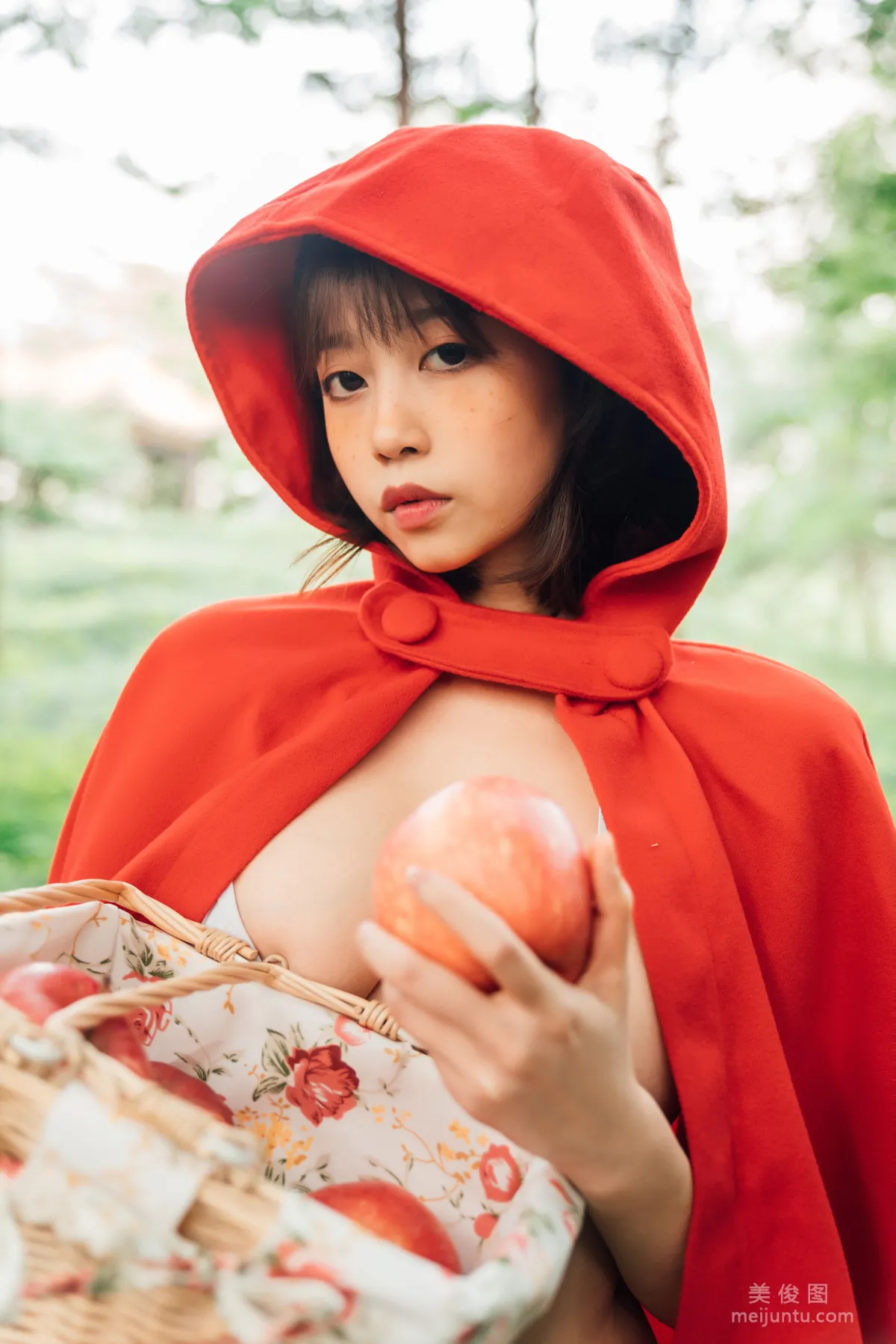 [COS Bonus] Nai Xijiang nice - Little Red Riding Hood Photo Set photo 25