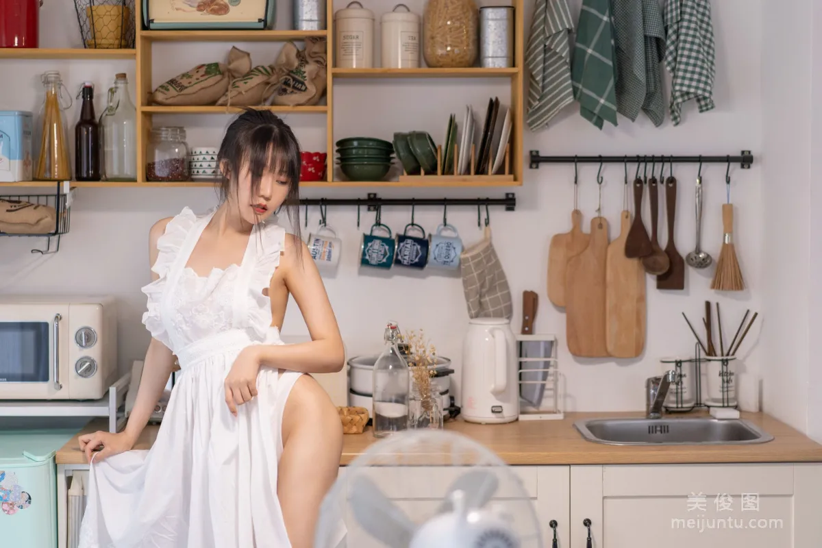 [COS Bonus] Xiangcao Miaolu Lu - Cook Girl Photo Set photo 2