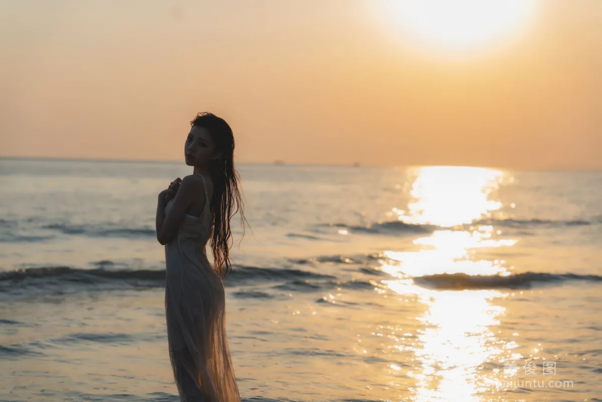 Ying Taomiao: Web Idols photo 2