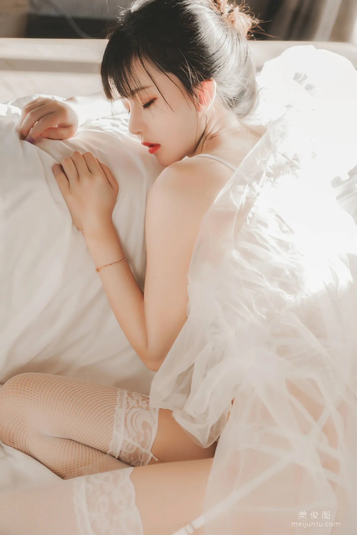 Ying Taomiao: Web Idols photo 28