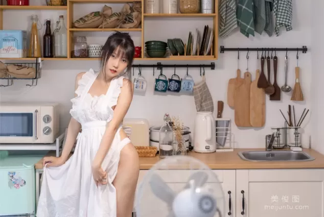 [COS福利] 香草喵露露 - 廚娘 寫真套圖