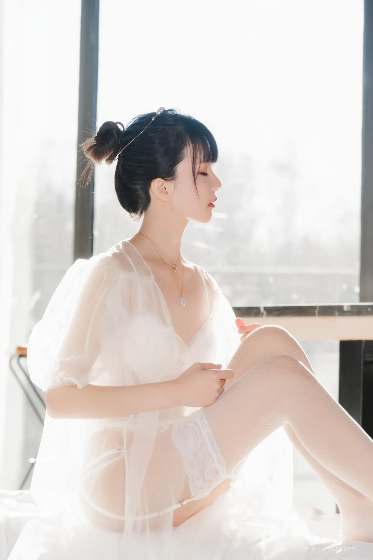 Ying Taomiao: Web Idols photo 2