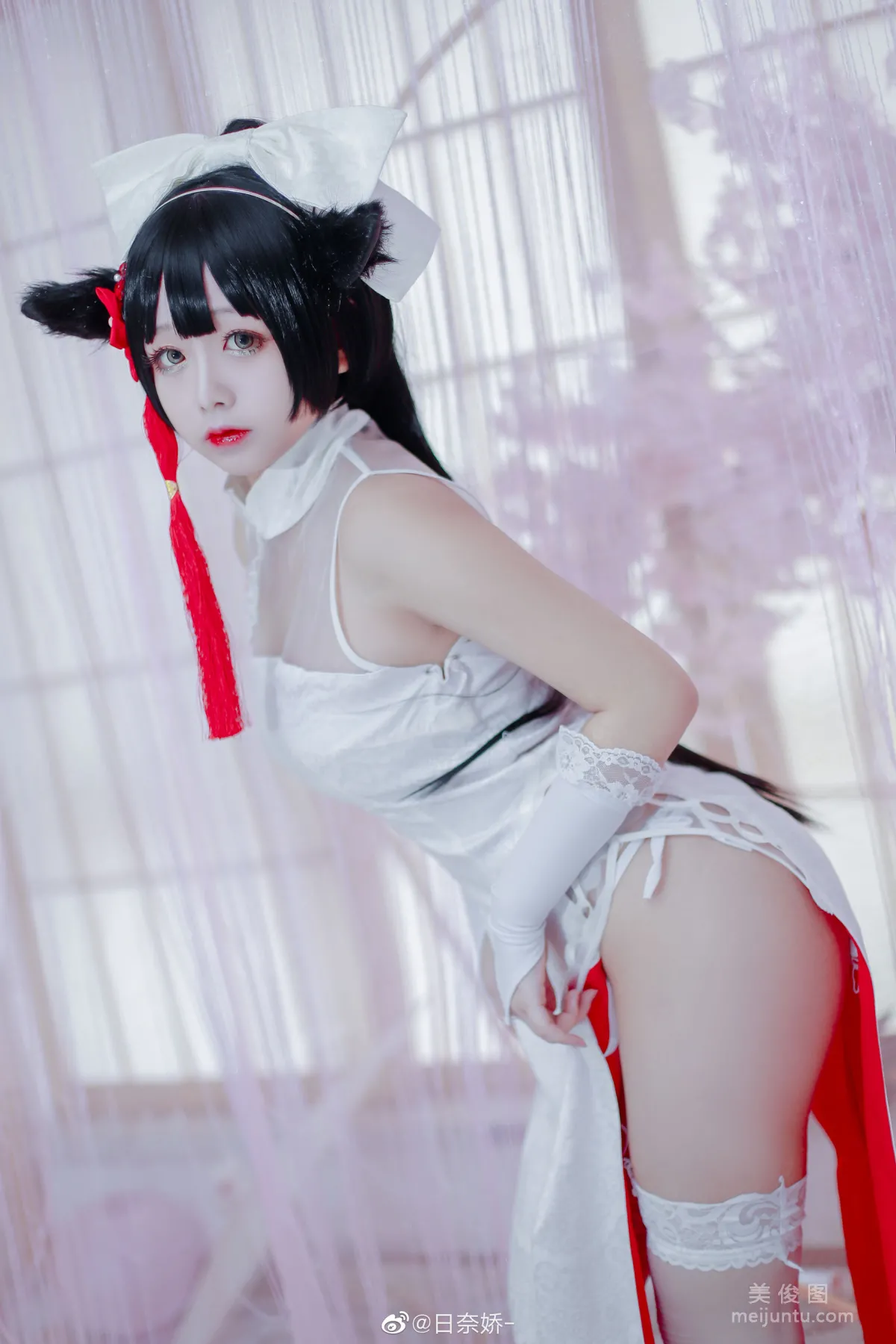 Ri Naijiao - Kaohsiung Mastiff Red + White Qipao Photo Set photo 8
