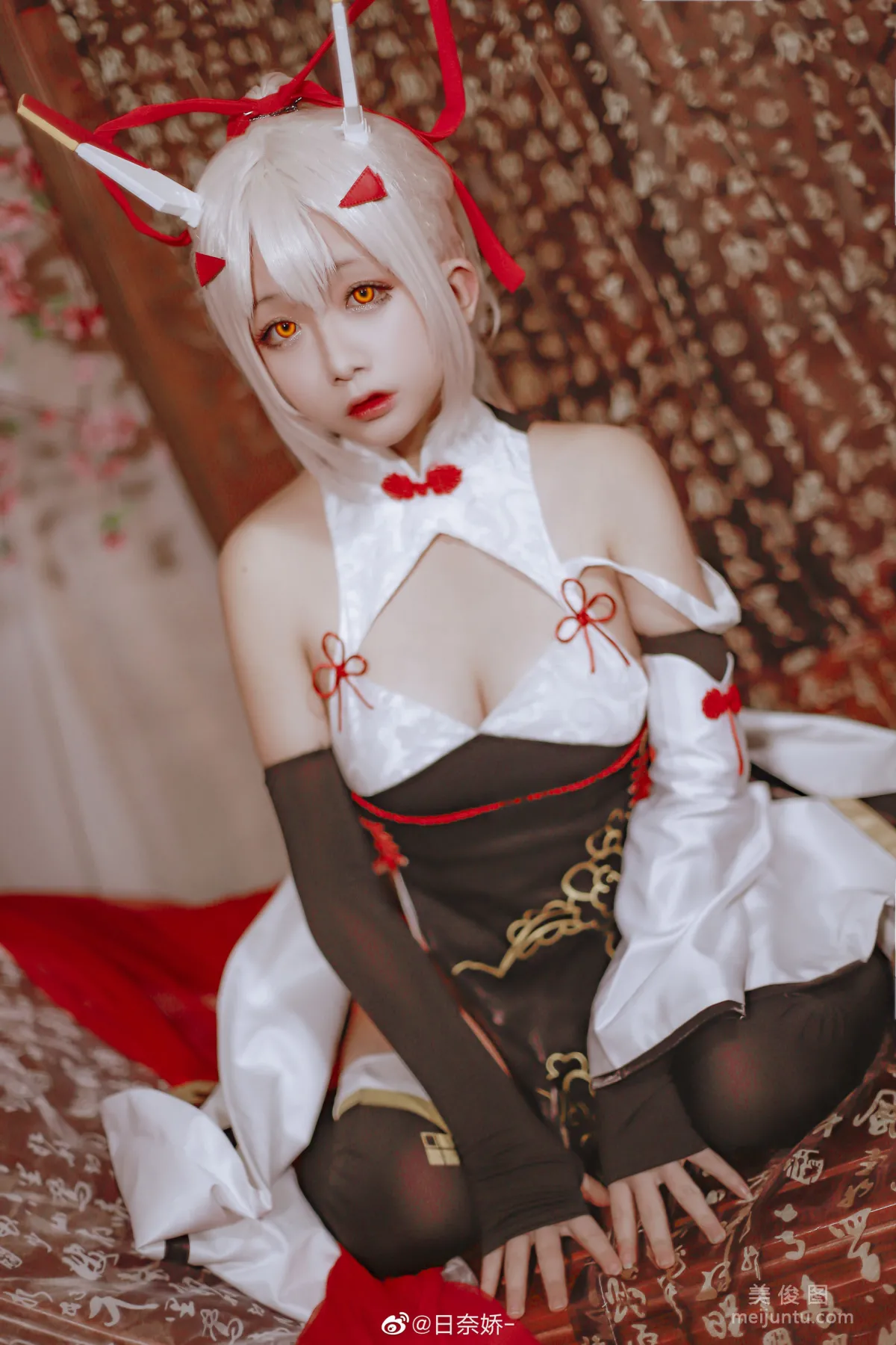 Ri Naijiao - Ling Bo New Year Qipao Photo Set photo 2