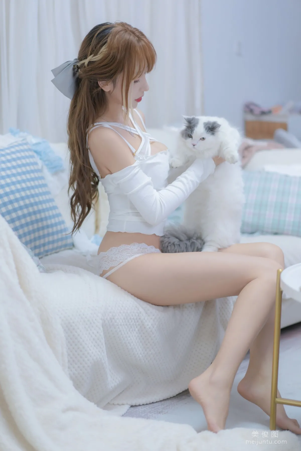 Douyu Mixianxian sama, Me and the Cat Photo Set photo 1