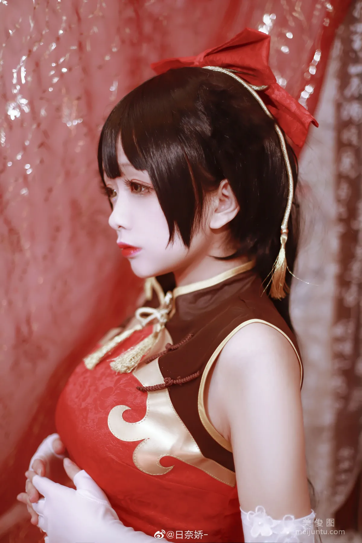 Ri Naijiao - Kaohsiung Mastiff Red + White Qipao Photo Set photo 9