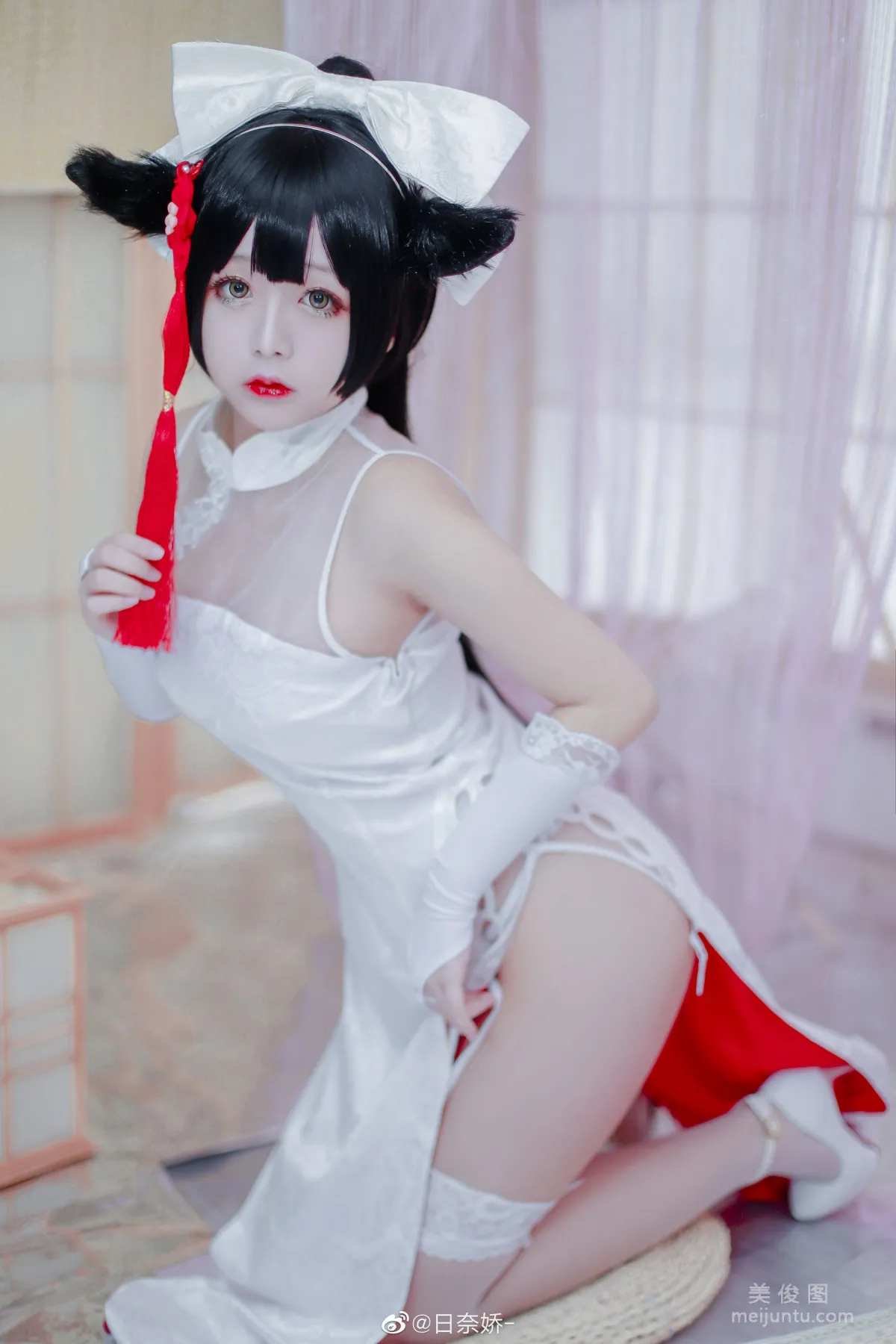 Ri Naijiao - Kaohsiung Mastiff Red + White Qipao Photo Set photo 3