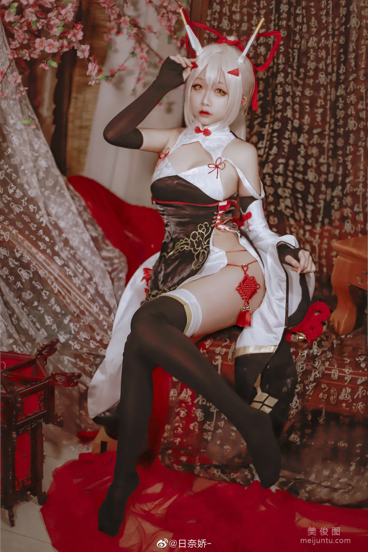 Ri Naijiao - Ling Bo New Year Qipao Photo Set photo 4